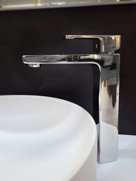 Смеситель для раковины AltroBagno Lamberto 010212 Cr Смеситель для раковины AltroBagno Lamberto 010212 Cr