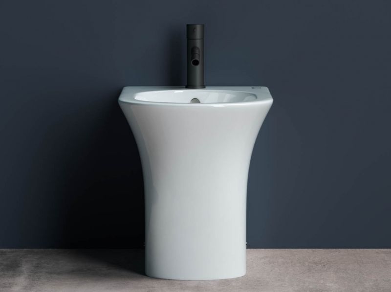 Биде напольное Ceramica Nova Star CN1906 белый Биде напольное Ceramica Nova Star CN1906 белый