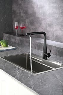 Смеситель для кухни AQUAme Cucina AQM9902MB с выдвижным изливом чёрный матовый