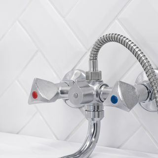 Смеситель для ванны с душем РМС SL119-143 хром Смеситель для ванны с душем РМС SL119-143 хром