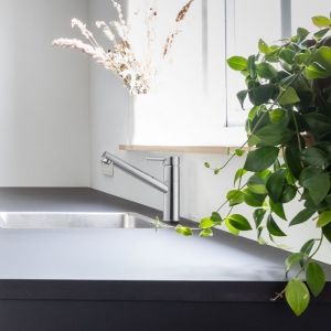 Смеситель для кухни Swedbe Selene 7041 с выдвижным изливом хром