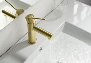 Смеситель для раковины Timo Saona 2361/17F золото матовое Смеситель для раковины Timo Saona 2361/17F золото матовое