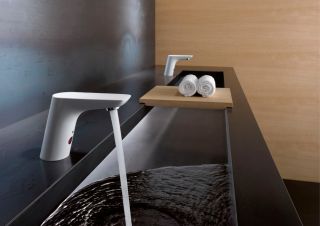 Электронный смеситель для раковины Kludi Balance белый 5210091 Электронный смеситель для раковины Kludi Balance белый 5210091