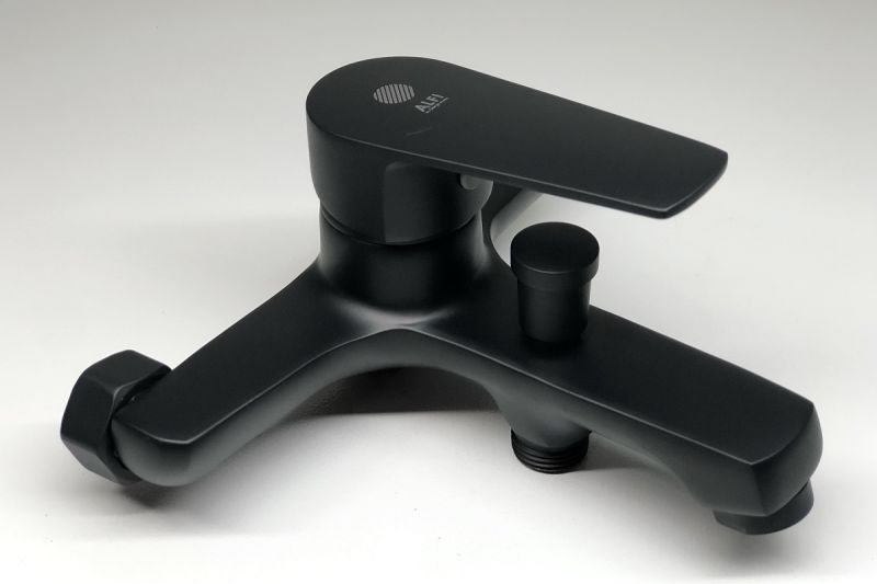 Смеситель для ванны/душа Orange Loop M26-100b с душевым набором