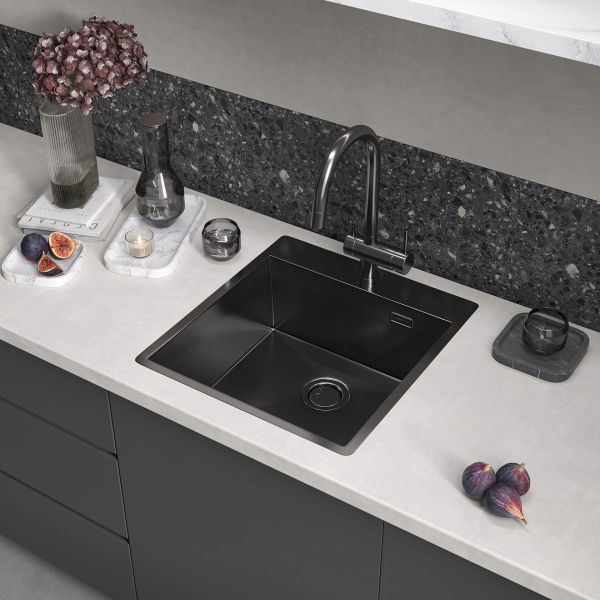 Мойка кухонная Reflexion Iseo 46-BL RX2246BL оружейная сталь
