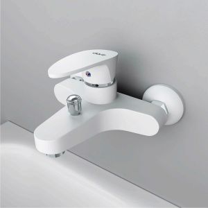 Смеситель для ванны/душа Dorff Alpha D9010000WH