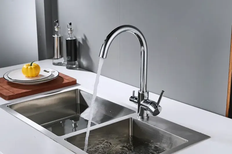 Смеситель для кухни Shevanik S128 с подключением фильтра хром