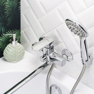 Смеситель для ванны с душем BOOU B8215-18F хром Смеситель для ванны с душем BOOU B8215-18F хром