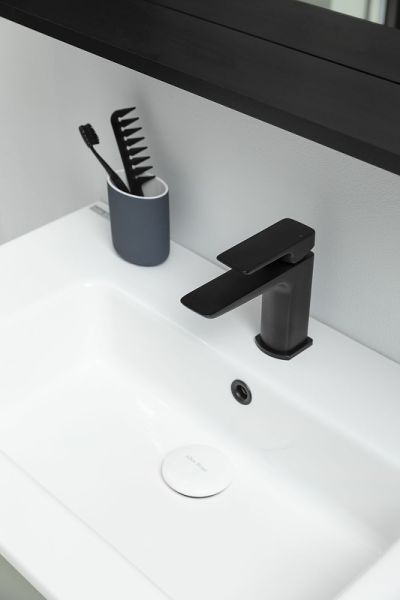 Смеситель для раковины Allen Brau Infinity 5.21001-31 Черный матовый
