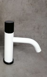 Смеситель для раковины Boheme Stick 121-WB белый матовый/чёрный Смеситель для раковины Boheme Stick 121-WB белый матовый/чёрный