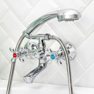 Смеситель для ванны с душем BOOU BA5318-2-B702 хром Смеситель для ванны с душем BOOU BA5318-2-B702 хром