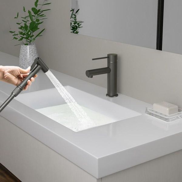 Смеситель для раковины с гигиеническим душем Timo Saona 2360/18G чёрное золото