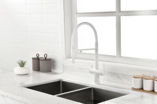 Смеситель для кухни Paulmark Gravity Gr213188-431 белый матовый Смеситель для кухни Paulmark Gravity Gr213188-431 белый матовый