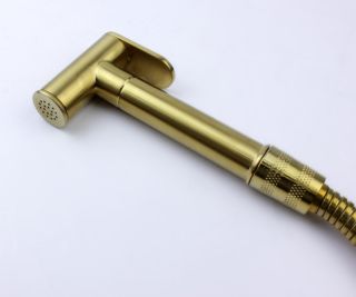 Гигиенический душ со смесителем Bronze de Luxe Element EL28GB, матовое золото/черный Гигиенический душ со смесителем Bronze de Luxe Element EL28GB, матовое золото/черный