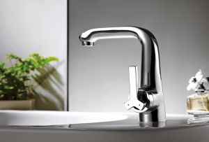 Смеситель Bravat Waterfall F173107C-1 для раковины