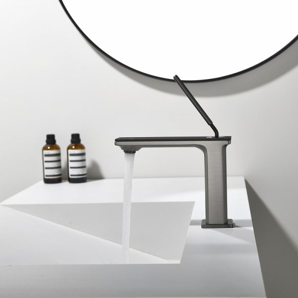 Смеситель для раковины Black&White Gravity 7105GM оружейная сталь