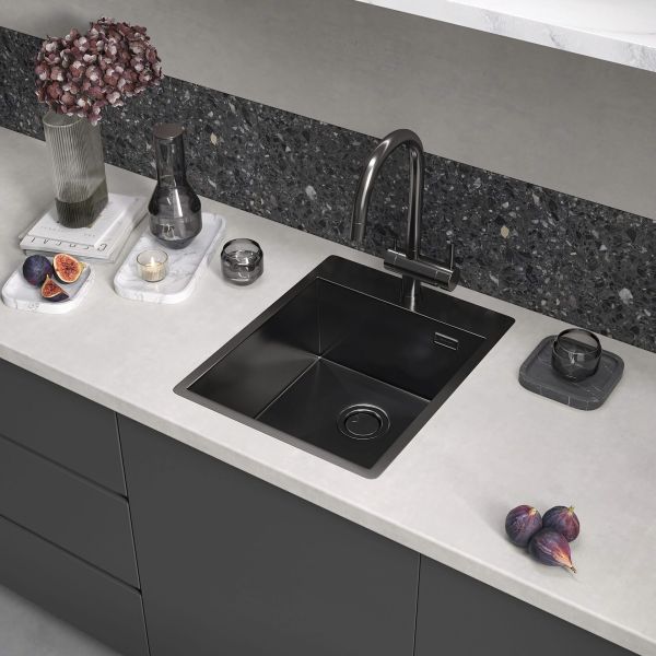 Мойка кухонная Reflexion Iseo 40-BL RX2240BL оружейная сталь