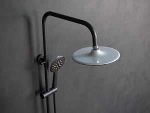 Душевая стойка Laguraty 17057 с изливом чёрный матовый