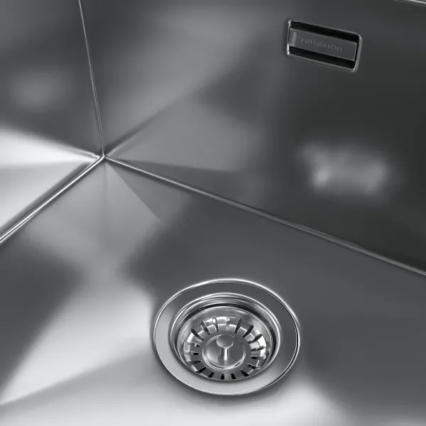 Мойка кухонная Reflexion Iseo 50-BL RX2260SS оружейная сталь