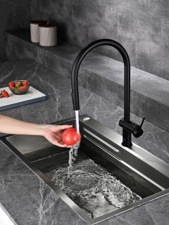 Смеситель для кухни AQUAme Cucina AQM9901MB с выдвижным изливом чёрный матовый