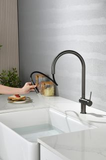 Смеситель для кухни AQUAme Cucina AQM9901GM с выдвижным изливом графит матовый