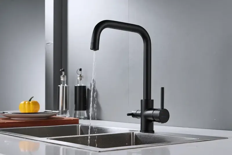 Смеситель для кухни Shevanik S228H с подключением фильтра чёрный
