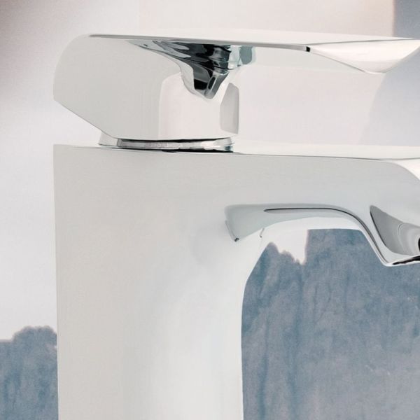 Смеситель для раковины Swedbe Iris 2210 хром Смеситель для раковины Swedbe Iris 2210 хром
