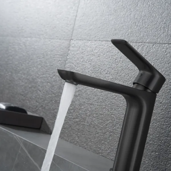 Смеситель для раковины Black&White Universe 8302BUK чёрный матовый