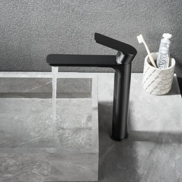 Смеситель для раковины Black&White Universe 8302BUK чёрный матовый