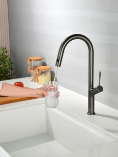 Смеситель для кухни AQUAme Cucina AQM9905GM с выдвижным изливом графит матовый