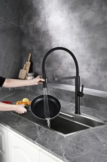 Смеситель для кухни AQUAme Cucina AQM9904MB с гибким изливом чёрный матовый