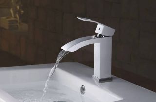 Смеситель для раковины Rose R1501F белый/хром Смеситель для раковины Rose R1501F белый/хром