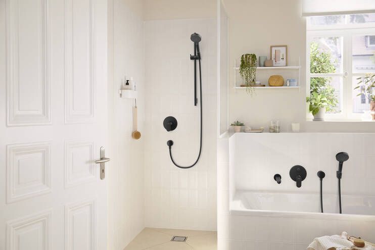 Смеситель для ванны с душем Hansgrohe Rebris S 72466670 черный матовый