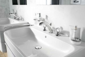 Смеситель для раковины на три отверстия Kludi 1926 хром 5104305G5