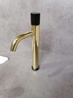 Смеситель для раковины Boheme Stick 122-GB золото/чёрный Смеситель для раковины Boheme Stick 122-GB золото/чёрный