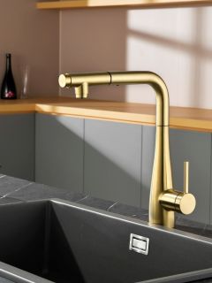 Смеситель для кухни AQUAme Cucina AQM9902BG с выдвижным изливом золото брашированное