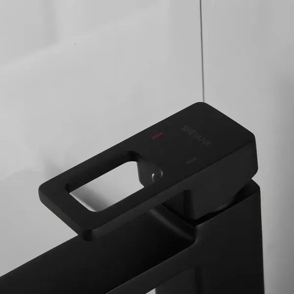 Смеситель для раковины с гигиеническим душем Shevanik S8271H чёрный