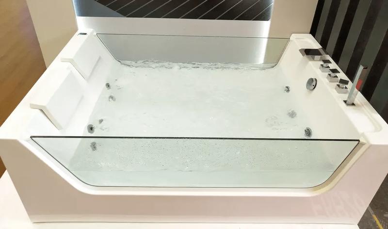 Акриловая ванна Cerutti SPA C-454A гидромассажная 170x120см
