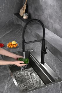 Смеситель для кухни AQUAme Cucina AQM9904MB с гибким изливом чёрный матовый