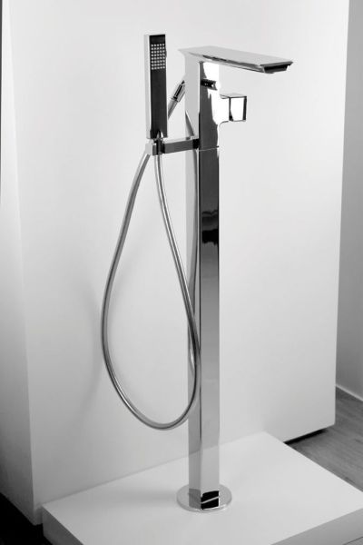 Смеситель Bravat Phillis F656101C-B3-ENG для ванны напольный с душем Смеситель Bravat Phillis F656101C-B3-ENG для ванны напольный с душем