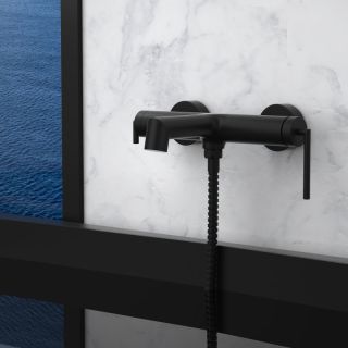 Смеситель для ванны с душем BelBagno Acqua ACQUA-VASM-NERO, черный матовый Смеситель для ванны с душем BelBagno Acqua ACQUA-VASM-NERO, черный матовый