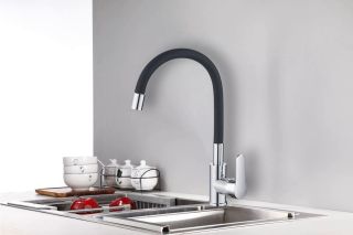 Смеситель для кухни с гибким изливом Maretti Project PC31RGZ32, хром/черный Смеситель для кухни с гибким изливом Maretti Project PC31RGZ32, хром/черный