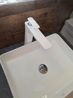 Смеситель для раковины AltroBagno Aperto 010207 Bi Смеситель для раковины AltroBagno Aperto 010207 Bi