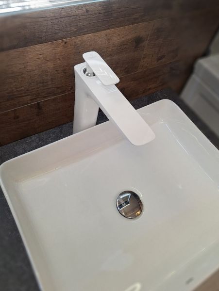 Смеситель для раковины AltroBagno Aperto 010207 Bi Смеситель для раковины AltroBagno Aperto 010207 Bi