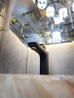 Смеситель для раковины AltroBagno Aperto 010211 NeOr Смеситель для раковины AltroBagno Aperto 010211 NeOr
