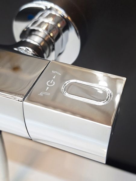 Смеситель для ванны с термостатом AltroBagno Aperto 020402 Cr Смеситель для ванны с термостатом AltroBagno Aperto 020402 Cr