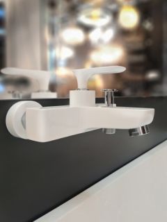 Смеситель для ванны AltroBagno Aperto 0208 Bi белый Смеситель для ванны AltroBagno Aperto 0208 Bi белый