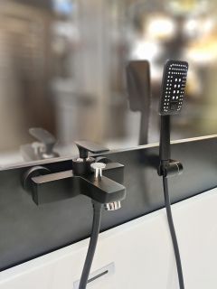 Смеситель для ванны с душем AltroBagno Aperto 0211 NeOp Смеситель для ванны с душем AltroBagno Aperto 0211 NeOp