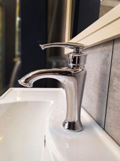 Смеситель для раковины AltroBagno Beatrice 0112 Cr Смеситель для раковины AltroBagno Beatrice 0112 Cr