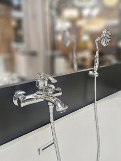 Смеситель для ванны с душем AltroBagno Beatrice 0204 Cr Смеситель для ванны с душем AltroBagno Beatrice 0204 Cr